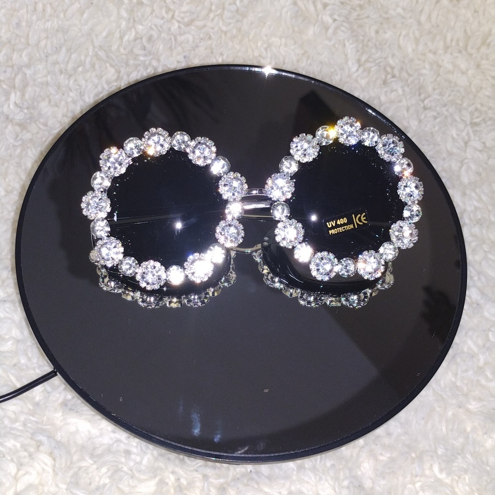 Rhinestone decor Fashion 😎 sunglasses - Picture 2 of 10